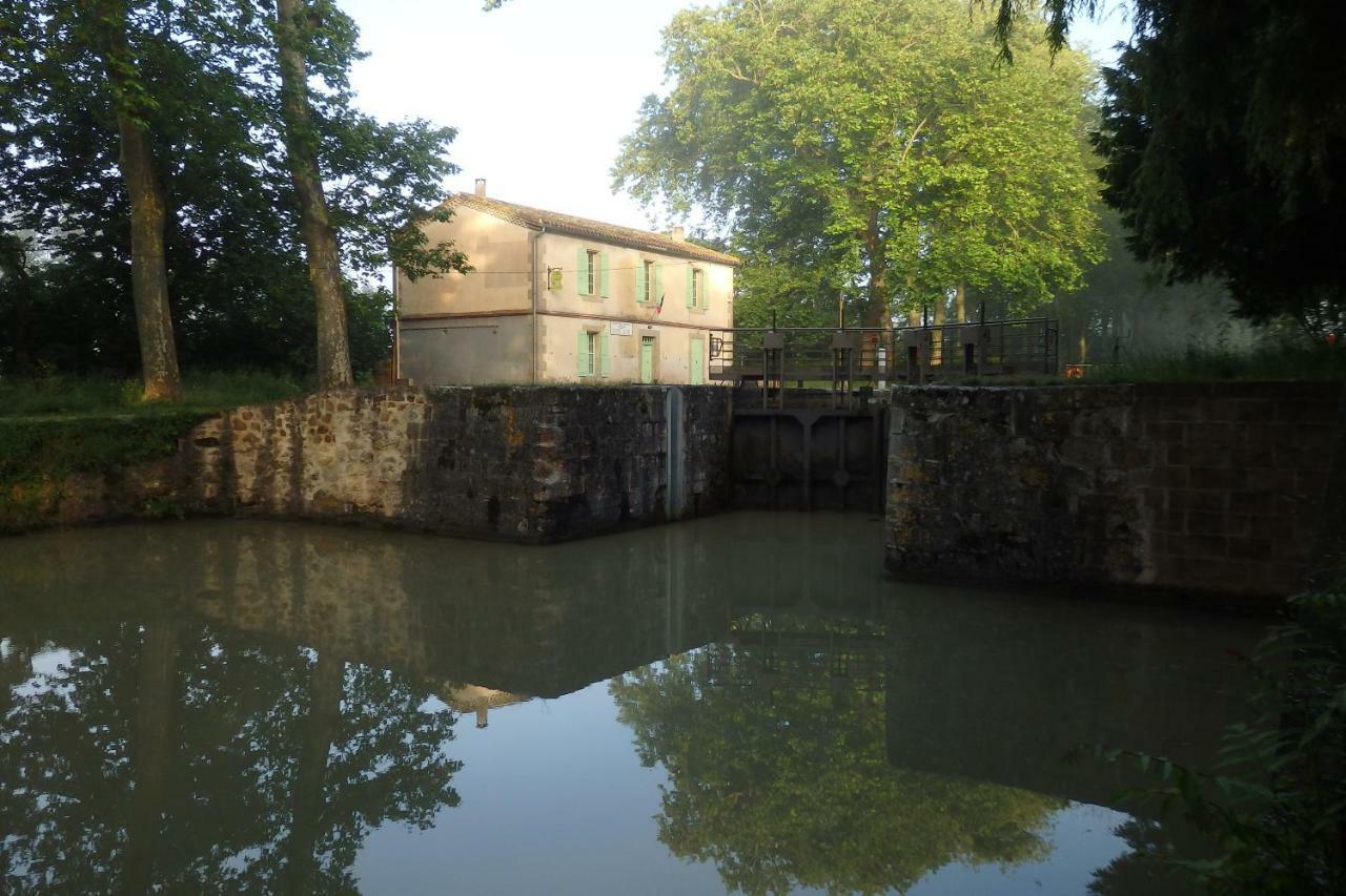 La Bonne Planque - Maison Eclusiere De La Domergue Canal Du Midi Mas-Saintes-Puelles Luaran gambar